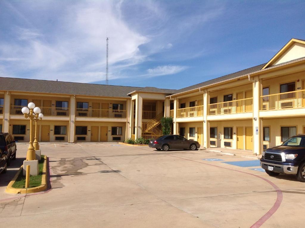 Budgetel Inn And Suites Hearne Экстерьер фото
