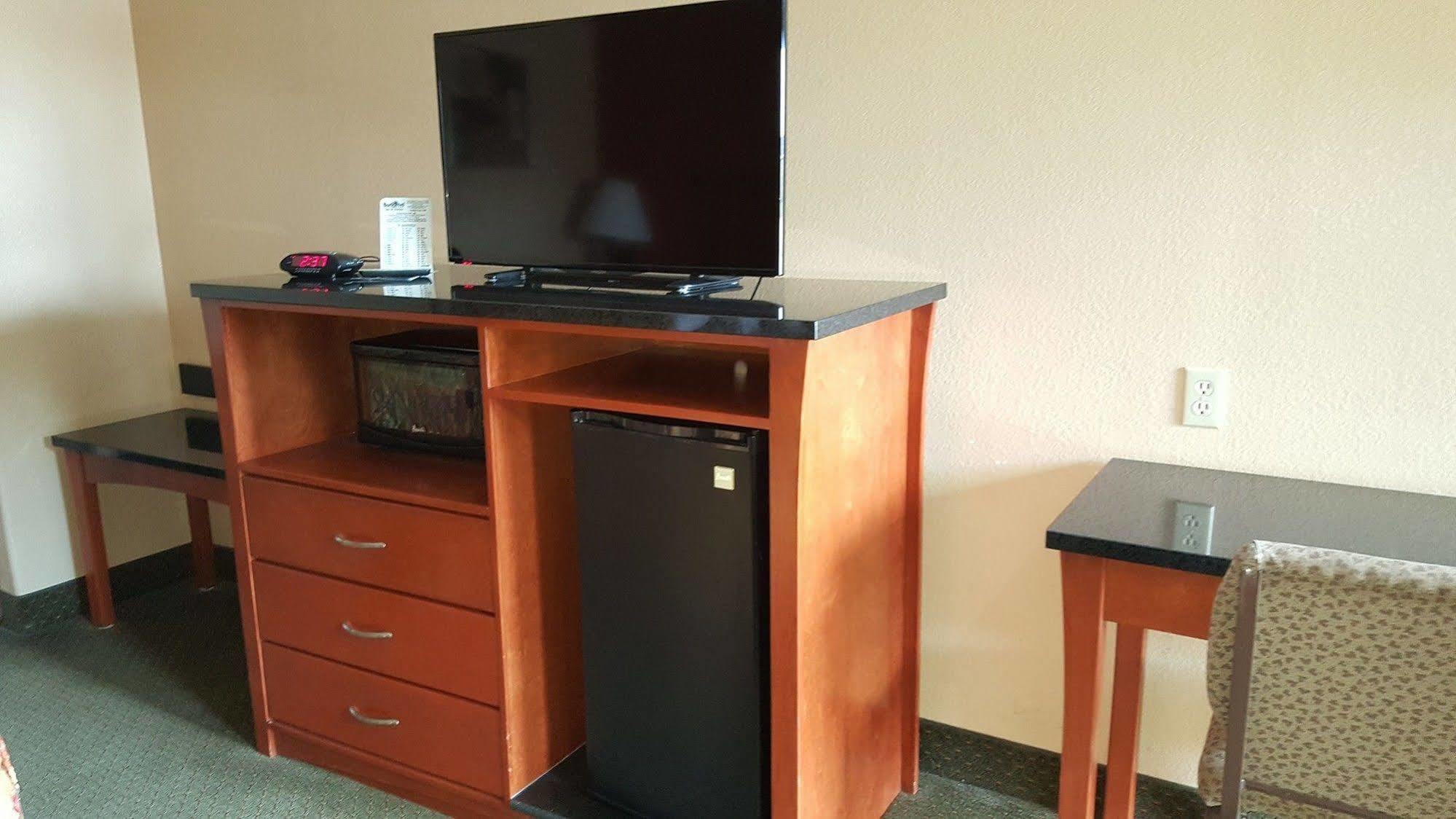 Budgetel Inn And Suites Hearne Экстерьер фото